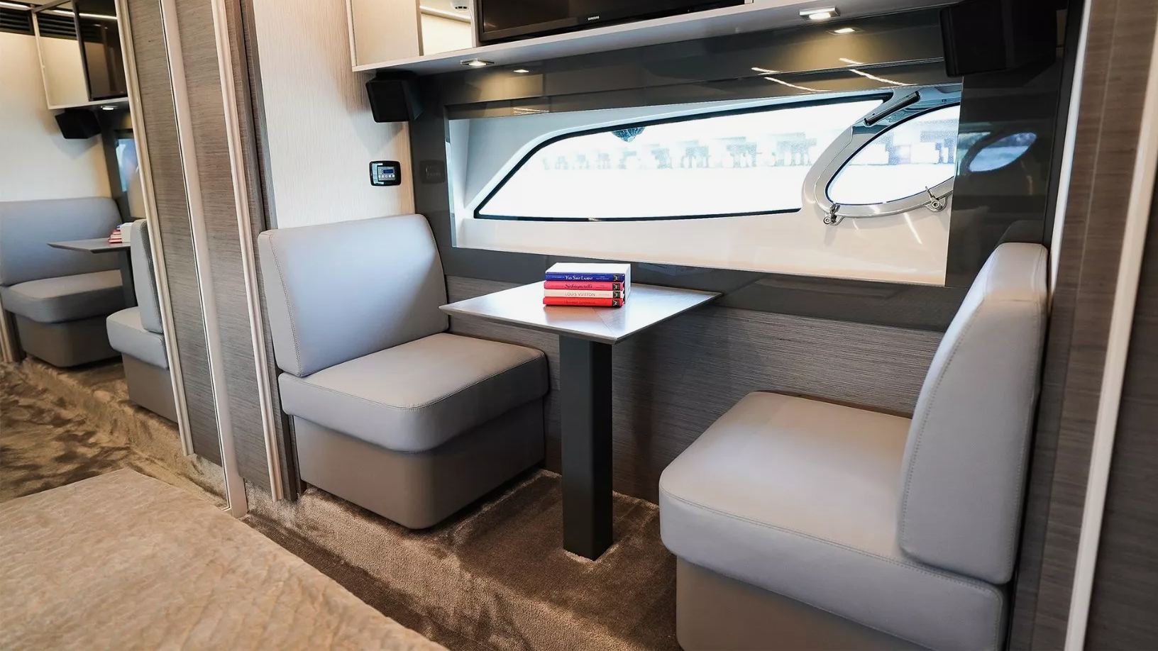 Pershing 5X Shark Grey — photo 11