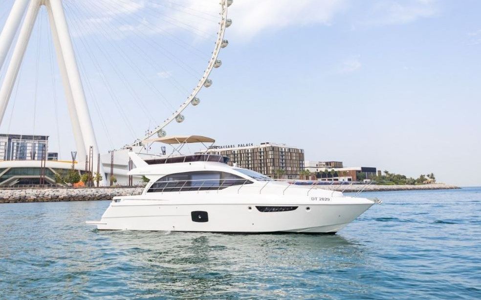 Yacht Sky Walker Axa