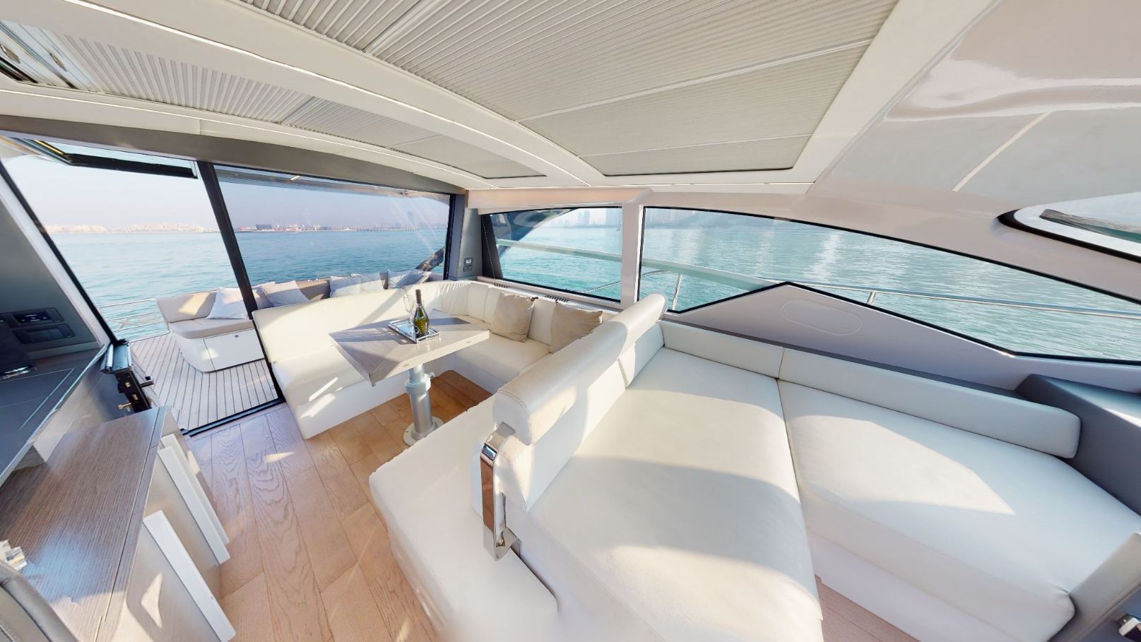 Pershing 5X Pearl White — photo 10