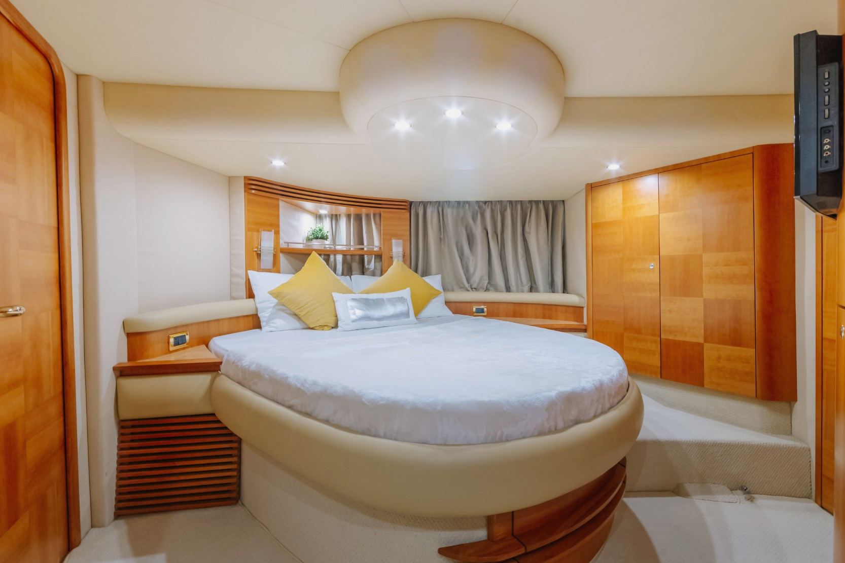 Azimut White Pearl — photo 10