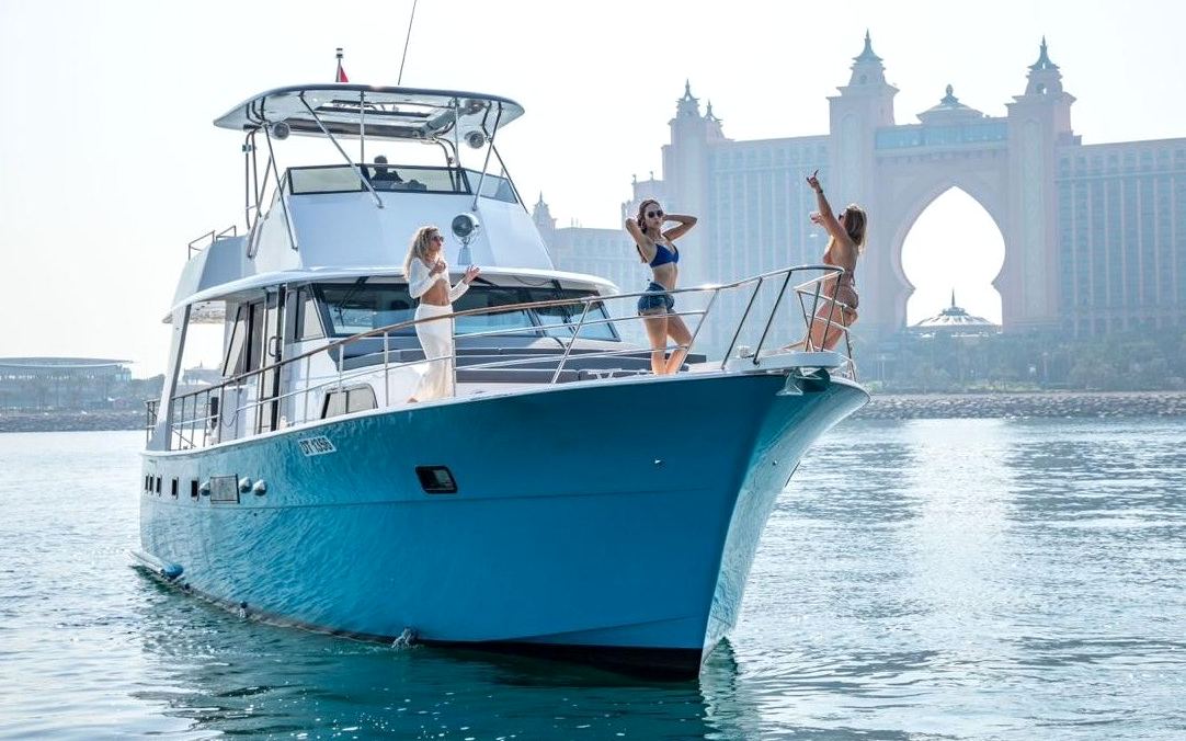 Yacht Vogue Hatteras