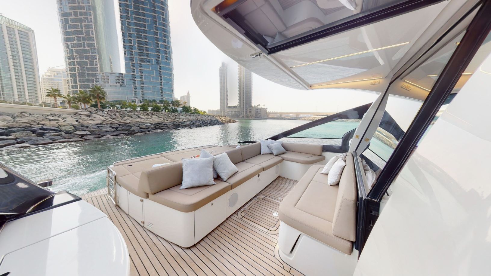 Pershing 5X Pearl White — photo 16