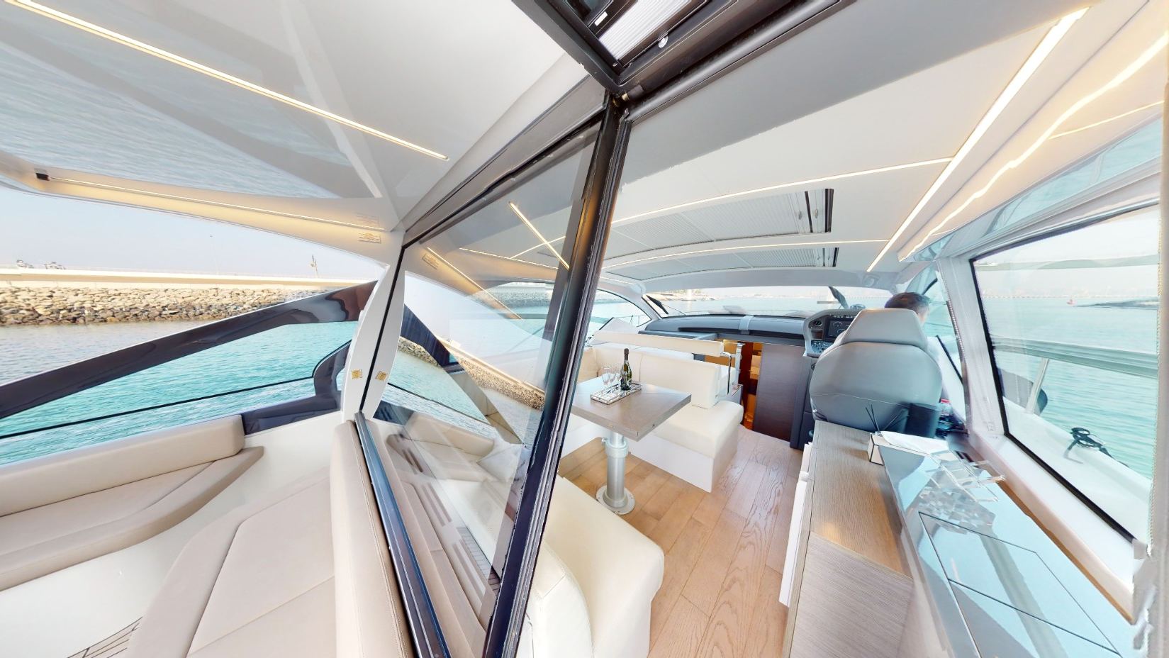 Pershing 5X Pearl White — photo 15