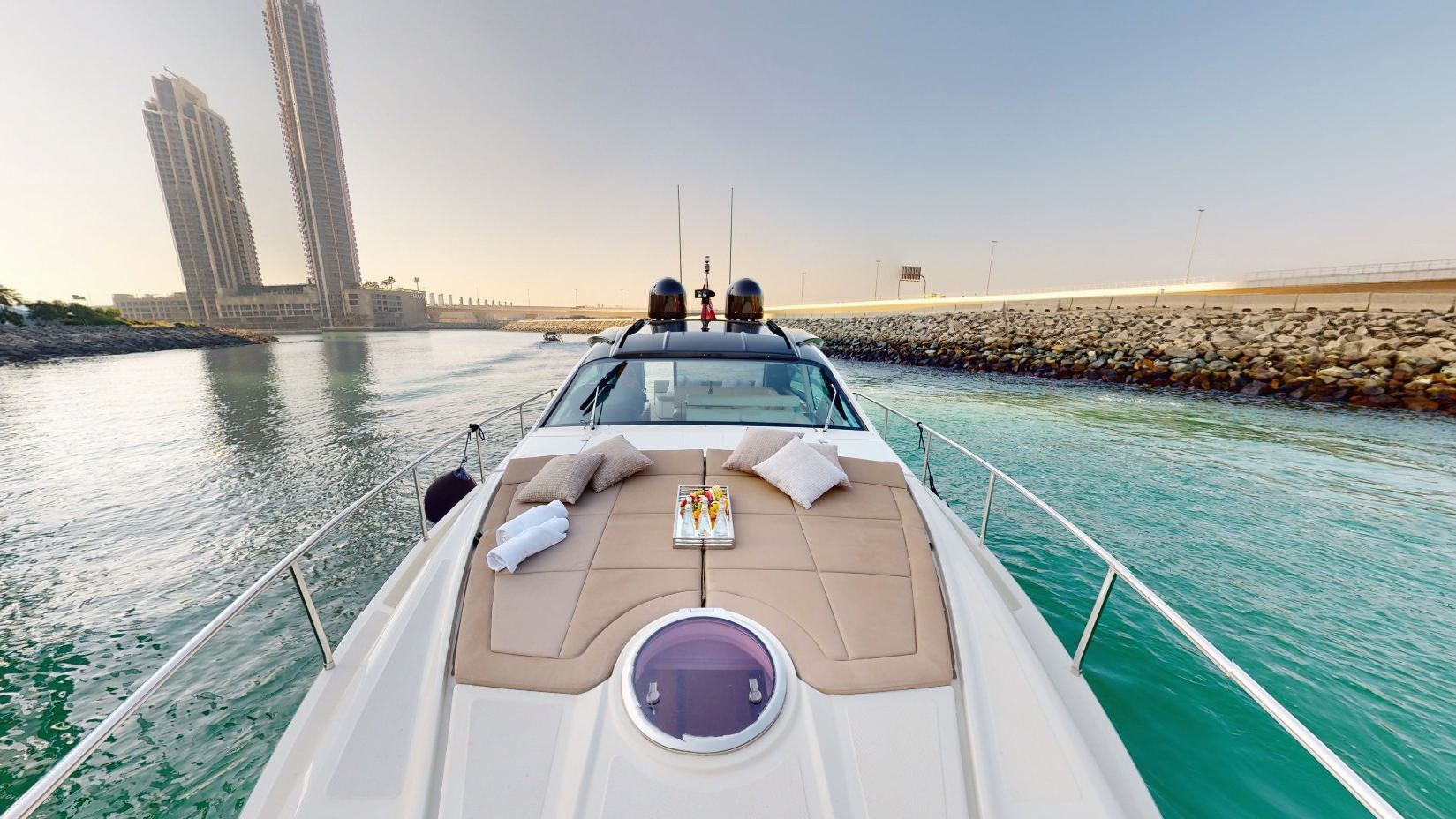 Pershing 5X Pearl White — photo 2