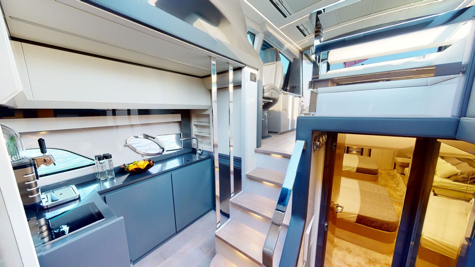 Pershing 5X Pearl White — photo 12