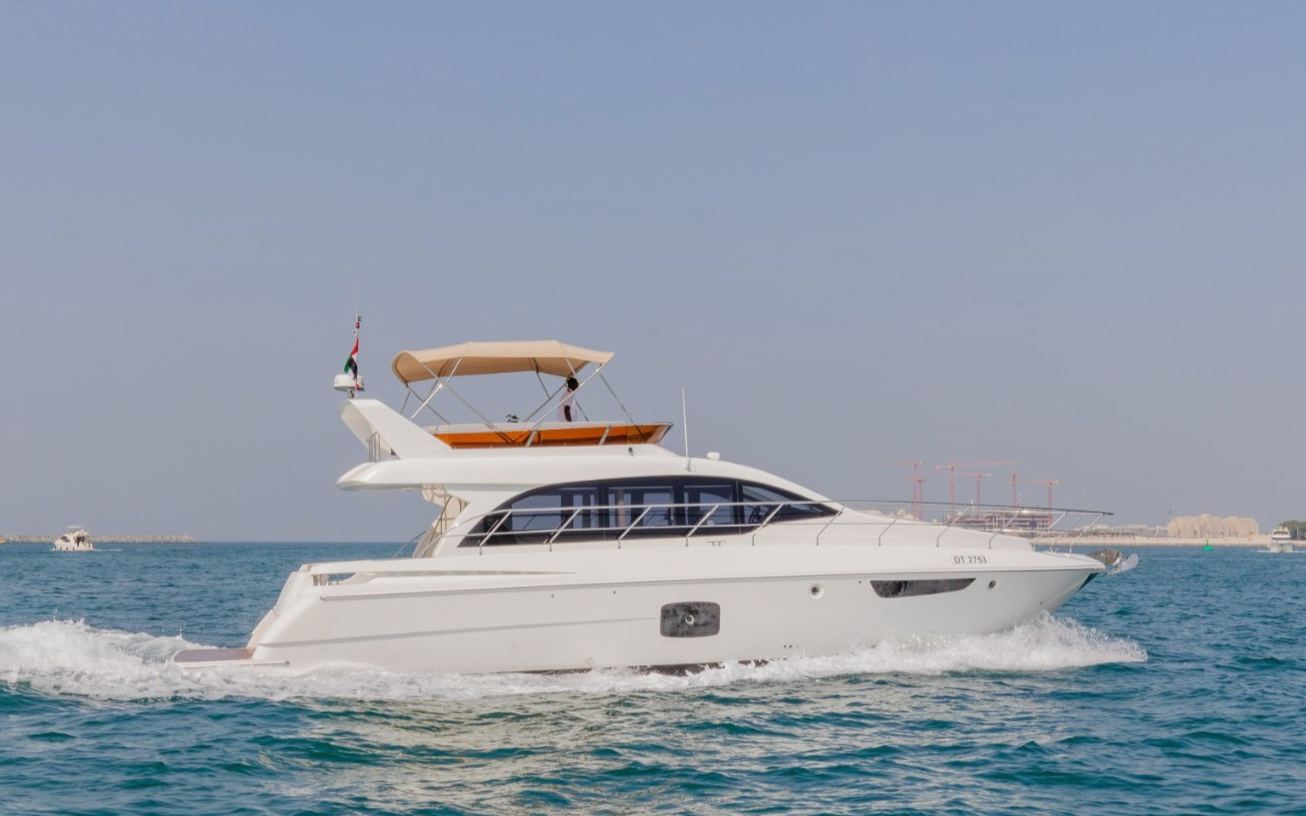 Yacht Sky Walker Kio