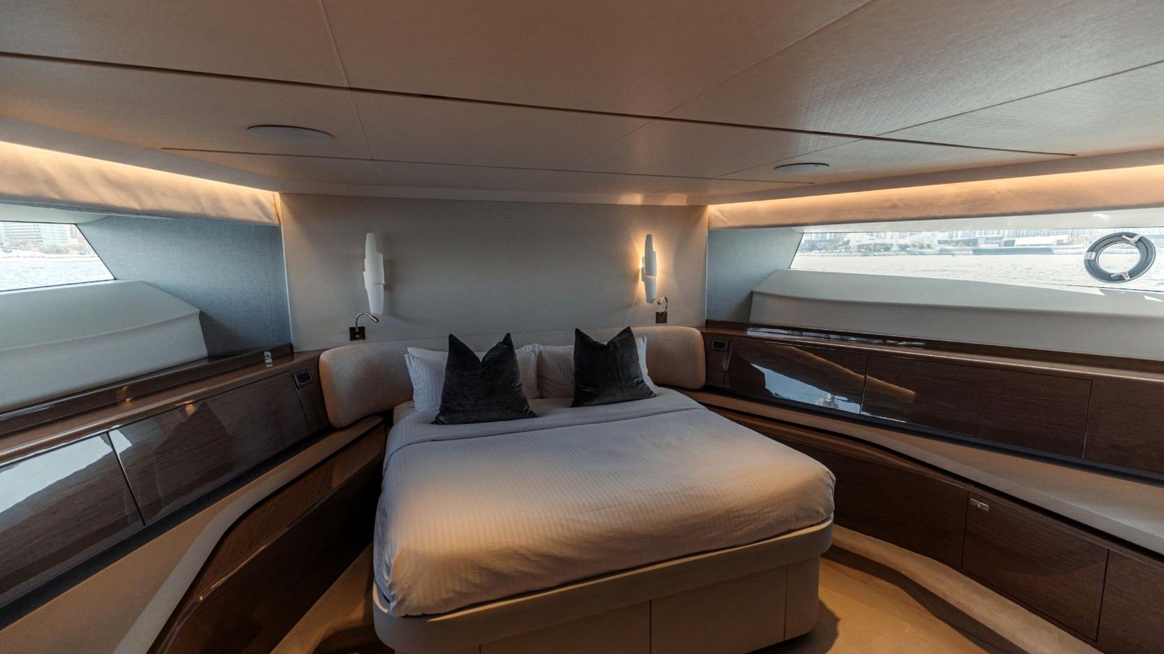 Princess 95X Super-flybridge — photo 10
