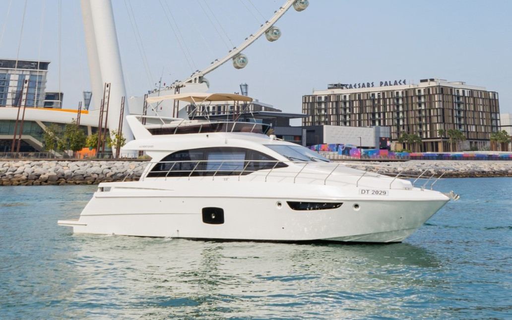 Yacht Sky Walker Oxo